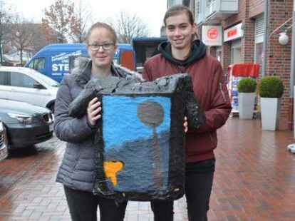 Eine Leiter zum Mond ist auf diesem Kleidungsst&uuml;ck zum Fach Physik zu sehen.