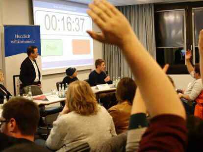 Pflegekammer in der Kritik: Eine hochkar&auml;tig besetzte Runde hat das Streitthema am Donnerstagabend im Medienhaus der NWZ diskutiert.