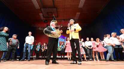 Die Ganderkeseer Narren sind f&uuml;r den B&uuml;hnenfasching ger&uuml;stet: Am Mittwochabend absolvierten die Aktiven in der Festhalle am Steinacker die Generalprobe f&uuml;r die vier B&uuml;ttenabende.
