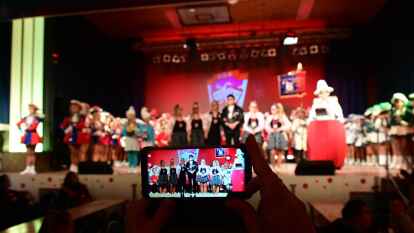 Die Ganderkeseer Narren sind f&uuml;r den B&uuml;hnenfasching ger&uuml;stet: Am Mittwochabend absolvierten die Aktiven in der Festhalle am Steinacker die Generalprobe f&uuml;r die vier B&uuml;ttenabende.