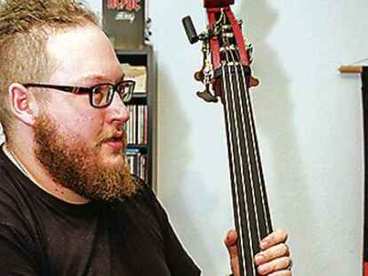 Hat Musik studiert: Lenny ist Gitarrist.