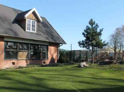 Die Au&szlig;enanlage wurde hergerichtet.