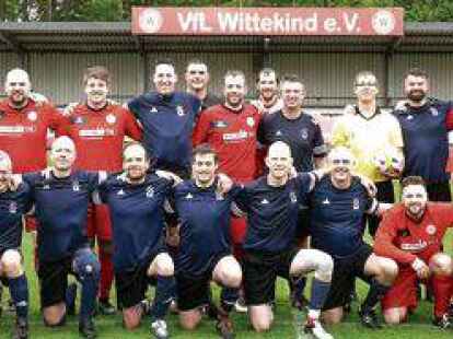 Freundschaftsspiel zwischen Spielern des VFL Wittekind Wildeshausen und der Bury Rangers FC aus Wildeshausens Partnerstadt Hertford.