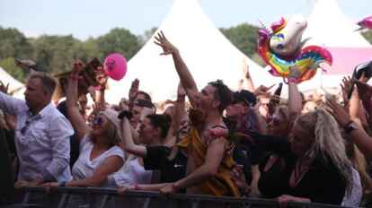 Partyspa&szlig; auf der &bdquo;Oldenbora&ldquo;: Tausende feiern zur Stunde im Beachclub Nethen.