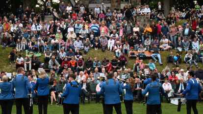 Ein optischer Genuss war erneut die Auftaktveranstaltung am Pfingstonntag zum Gildefest 2019 in Wildeshausen. Holger Becker dirigierte die Serenade