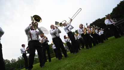 Ein optischer Genuss war erneut die Auftaktveranstaltung am Pfingstonntag zum Gildefest 2019 in Wildeshausen. Holger Becker dirigierte die Serenade