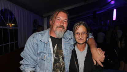 Die 21. Auflage von E'fehn rockt in Elisabethfehn war wieder ein voller Erfolg. Viele Besucher aller Generationen feierten zusammen zur Live-Musik der Coverband &bdquo;Accuracy&ldquo; aus Leer.