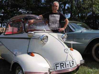 Der 38. Bockhorner Oldtimermarkt startete bei bestem Wetter auf dem gro&szlig;en Veranstaltungsgel&auml;nde an der Bundesstra&szlig;e 437 in Bockhorn mit Tausenden Fahrzeugen. Skurrile und elegante Autos, einzigartige Motorr&auml;der und Lastwagen-Unikate reihten sich aneinander. Viele Besucher str&ouml;mten schon am Freitagvormittag auf das Gel&auml;nde, bestaunten die seltenen historischen Fahrzeuge und st&ouml;berten auf dem gro&szlig;en Teilemarkt.