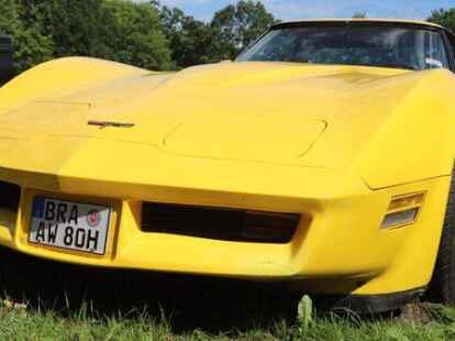 Der 38. Bockhorner Oldtimermarkt startete bei bestem Wetter auf dem gro&szlig;en Veranstaltungsgel&auml;nde an der Bundesstra&szlig;e 437 in Bockhorn mit Tausenden Fahrzeugen. Skurrile und elegante Autos, einzigartige Motorr&auml;der und Lastwagen-Unikate reihten sich aneinander. Viele Besucher str&ouml;mten schon am Freitagvormittag auf das Gel&auml;nde, bestaunten die seltenen historischen Fahrzeuge und st&ouml;berten auf dem gro&szlig;en Teilemarkt.