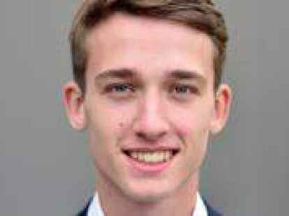 <p>            Adrian Dittrich ist 18 Jahre alt, Abiturient und engagiert sich in der Online-Sch&uuml;lerzeitung &bdquo;lfz-ol.de &ldquo;. (Foto: privat)        </p>