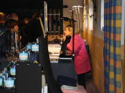 Auch in den R&auml;umen boten die Standbetreiber ihre Waren an.