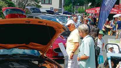 Die Huder Autoh&auml;user R&uuml;debusch und Bartels pr&auml;sentierten die neuesten Modelle.