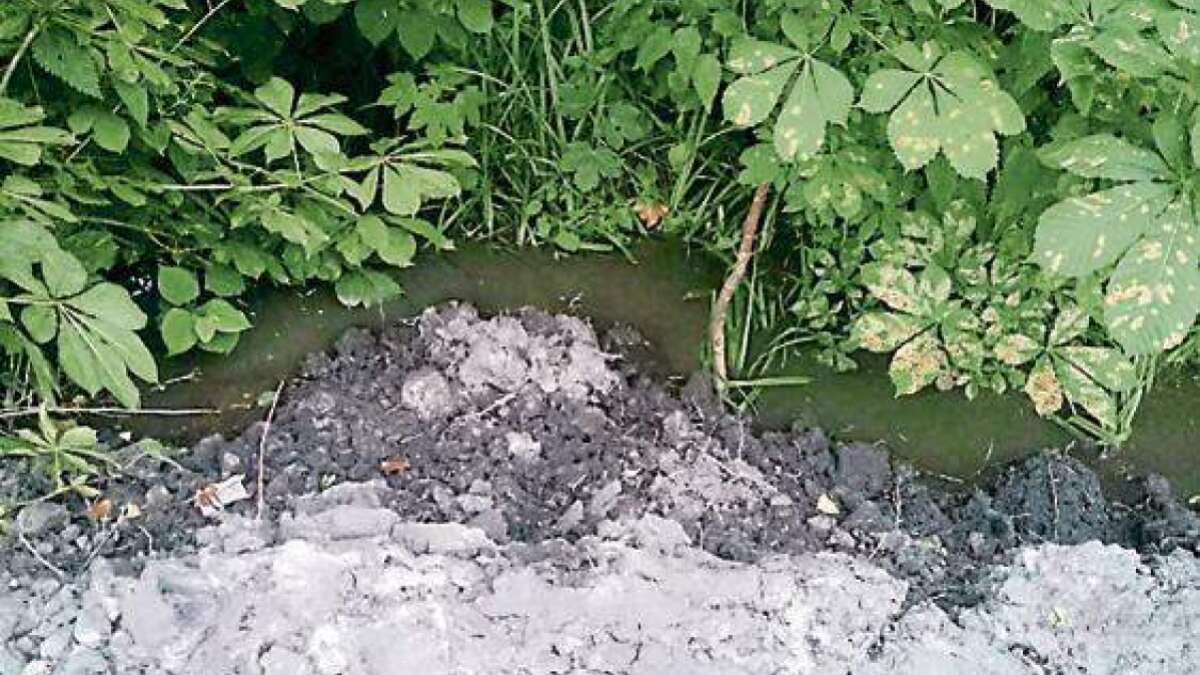 Hätte die Baufirma den Graben zuschütten dürfen?