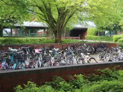 Hier wird bald Musik gemacht: Der Fahrradstand der Grundschule D&uuml;rerstra&szlig;e soll einem Neubau f&uuml;r Fachr&auml;ume weichen.