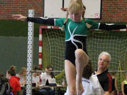 Mit guten Leistungen haben auch die gastgebenden Ger&auml;tturnerinnen des TuS Glarum beim 3. M&uuml;hlen-Cup auf sich aufmerksam gemacht.