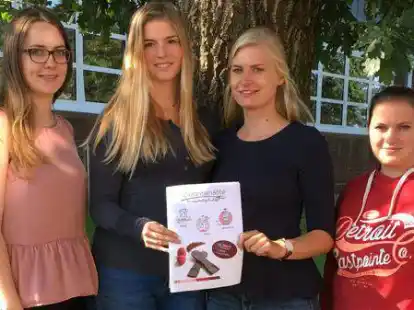 Sie erstellen eine Werbekampagne f&uuml;r ein BBS-Projekt (von links): Miriam Hollander, Jasmin Strangmann, Michelle Arndt und Daniela M&ouml;ller.