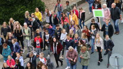 Mehr als 1000 Teilnehmer bei der Fridays for Future-Demo in Brake - der ersten in der Wesermarsch.
