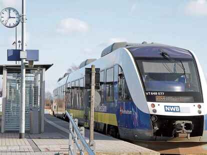 Die Nordwestbahn im Bahnhof Esens. Zwischen der B&auml;renstadt und Wilhelmshaven und umgekehrt fielen erneut viele Z&uuml;ge aus.