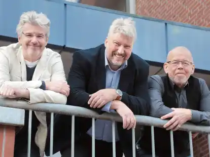 Suchen f&uuml;r Arbeitssuchende nach freien Stellen: (von links) Jochen Alber, Ingo Theilen und Peter Saloga sind Vermittler im gemeinsamen Arbeitgeber-Service von Arbeitsagentur und Jobcenter Wilhelmshaven.