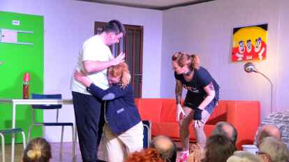 Dreiakter &bdquo;Residenz Schloss & Riegel&ldquo; der Theatergruppe Harmenhausen