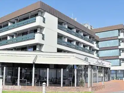 Die geplante Umgestaltung des Hotels Aquantis in Bensersiel war jetzt erneut Thema im Bauausschuss der Stadt Esens. Ziel ist unter anderem eine neue, hellere und luftiger wirkende Farbgestaltung.