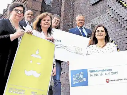 Einen kurzen &Uuml;berblick &uuml;ber das geplante Veranstaltungsprogramm gaben (von links) Christina Voigt, Daniel Schmidt- Wulff, Marion Winkel-Fiedelak, Michael Diers, Oberb&uuml;rgermeister Andreas Wagner und Julia Muth.