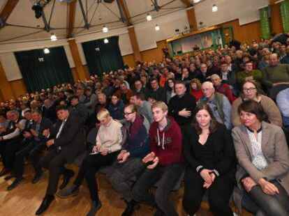 Engagierte Debatte in Westerstede: NWZ-Podiumsdiskussion zum Thema &bdquo;Landwirtschaft in der Krise&ldquo;.