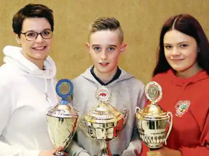 <p>Erfolgreiche Sportler: Antje Wulff, Devin Hillmer und  Janna Meiners (von links). </p>