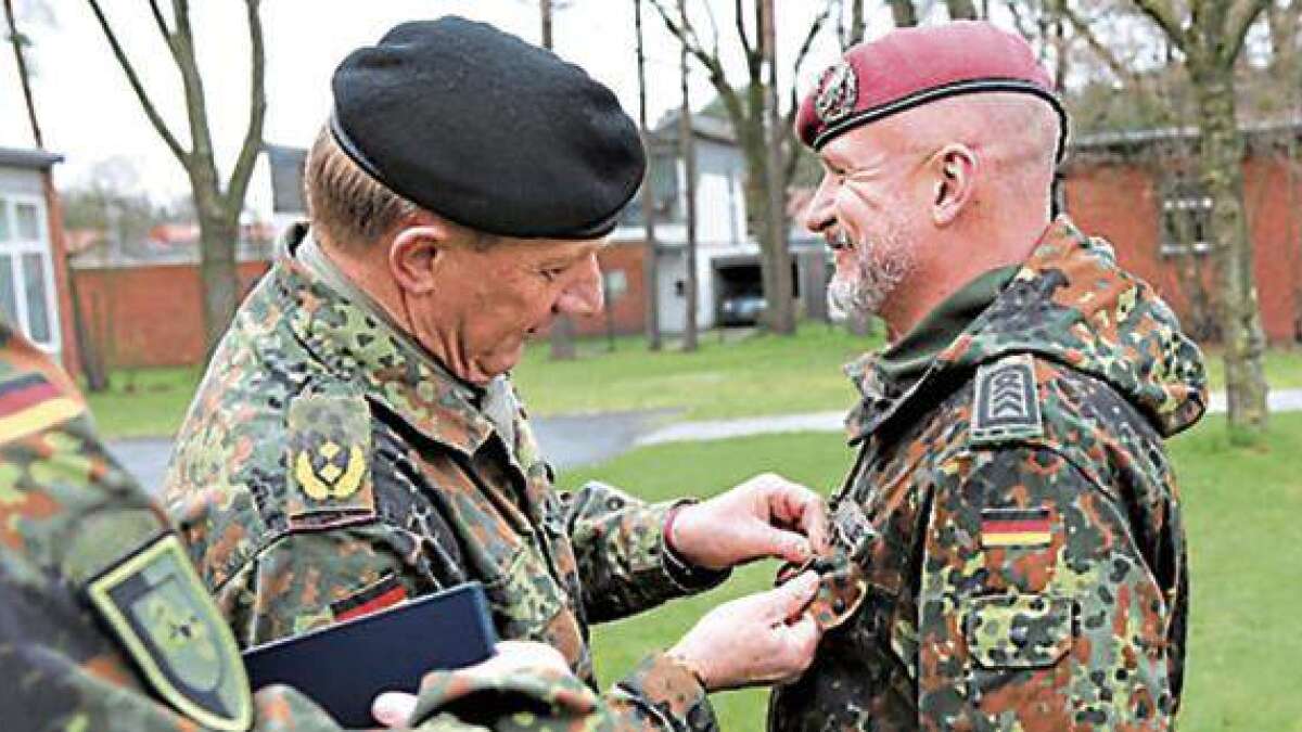 Soldaten retten Zivilist das Leben