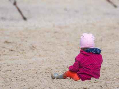 Aufatmen in vielen Familien: An der Nordsee geht&rsquo;s langsam wieder los mit den Strand-Besuchen,  wie hier in Schillig.