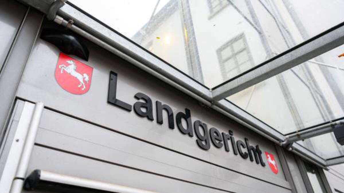 Aurich und Leer: Erstes Urteil im Prozess um Bandscheibenimplantate im ...