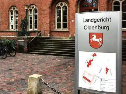 Vor dem Landgericht Oldenburg m&uuml;ssen sich auch ein Garreler und seine Mutter verantworten.