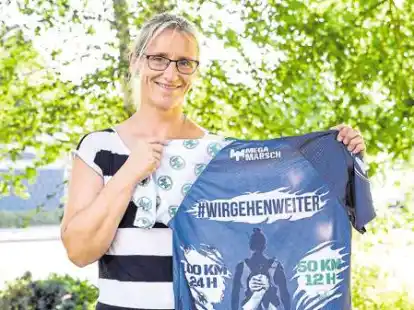 Michaela Nester-Thomas hat es geschafft: Die Wittmunderin absolvierte die 100 Kilometer in 16:24:22 Stunden. /