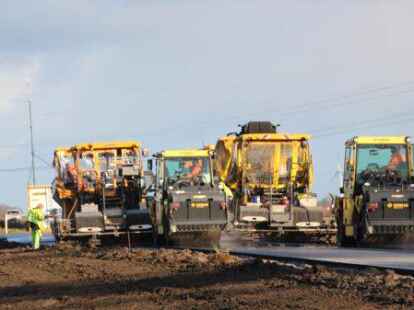 Das f&uuml;nf Kilometer lange Teilst&uuml;ck der Bundesstra&szlig;e 211 neu zwischen Mittelort und Logemannsdeich ist fertig.