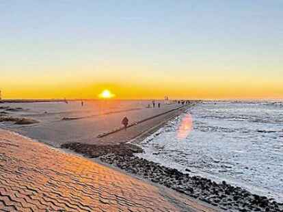 Eisesk&auml;lte in Harlesiel:&emsp;Besonders sch&ouml;n bei morgend- und abendlichen Spazierg&auml;ngen.