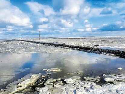 Dieses Foto aus Harlesiel zeigt die winterliche  Sch&ouml;nheit des Wattenmeers.
