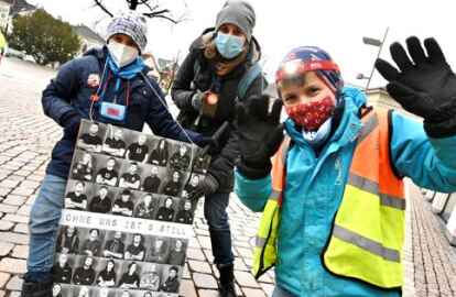 Laura Keppel mit Enno (7) und Anton (9)