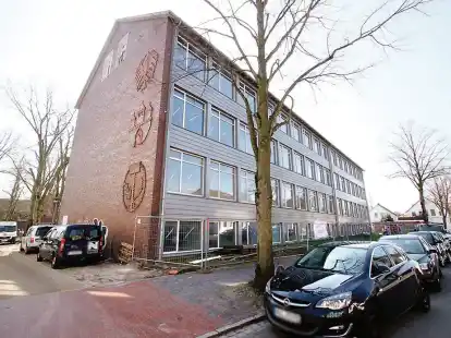 Wird saniert und umgebaut: In dem Schulgeb&auml;ude Lindenstra&szlig;e sollen Wohnungen entstehen.