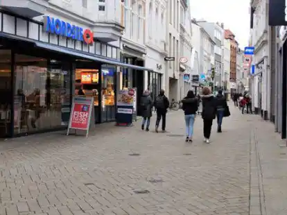 Kaum noch etwas los: Viele Gesch&auml;fte in der Oldenburger Innenstadt haben wieder geschlossen. Besucher sind vorerst kaum zu erwarten.