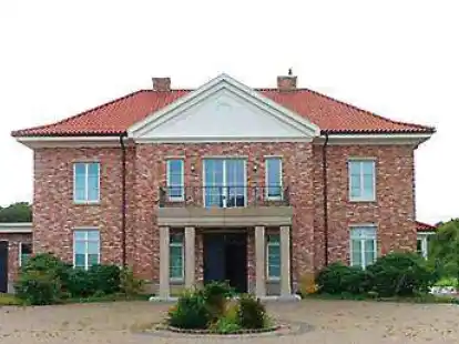 Vorderansicht: die ehemalige Villa in der Gemeinde Bakum von Hendrik Holt