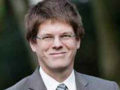 <p>                        Autor dieses Beitrages ist Michael Sommer. <span>Der geb&uuml;rtige Bremer ist Professor f&uuml;r Alte Geschichte an der Uni Oldenburg und Vorsitzender des Philosophischen Fakult&auml;tentages, der Interessenvertretung der geistes- und sozialwissenschaftlichen F&auml;cher in Deutschland. (Foto: privat) </span>        </p>