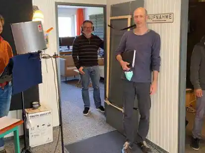 Bei den Aufnahmen im Tonstudio: Schauspielerin Maike Jebens, Medienk&uuml;nstler Christian Gude, Regisseur Michael Uhl und Schauspieler Orhan M&uuml;stak