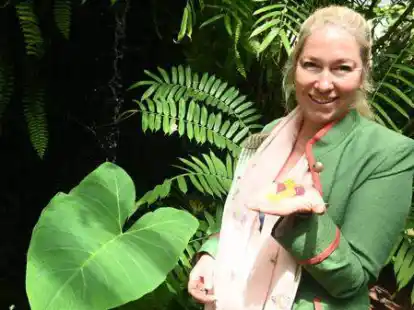 Kennt sich im Tropenhaus aus: Trixi Stalling, Leiterin des Oldenburger Schlossgartens.