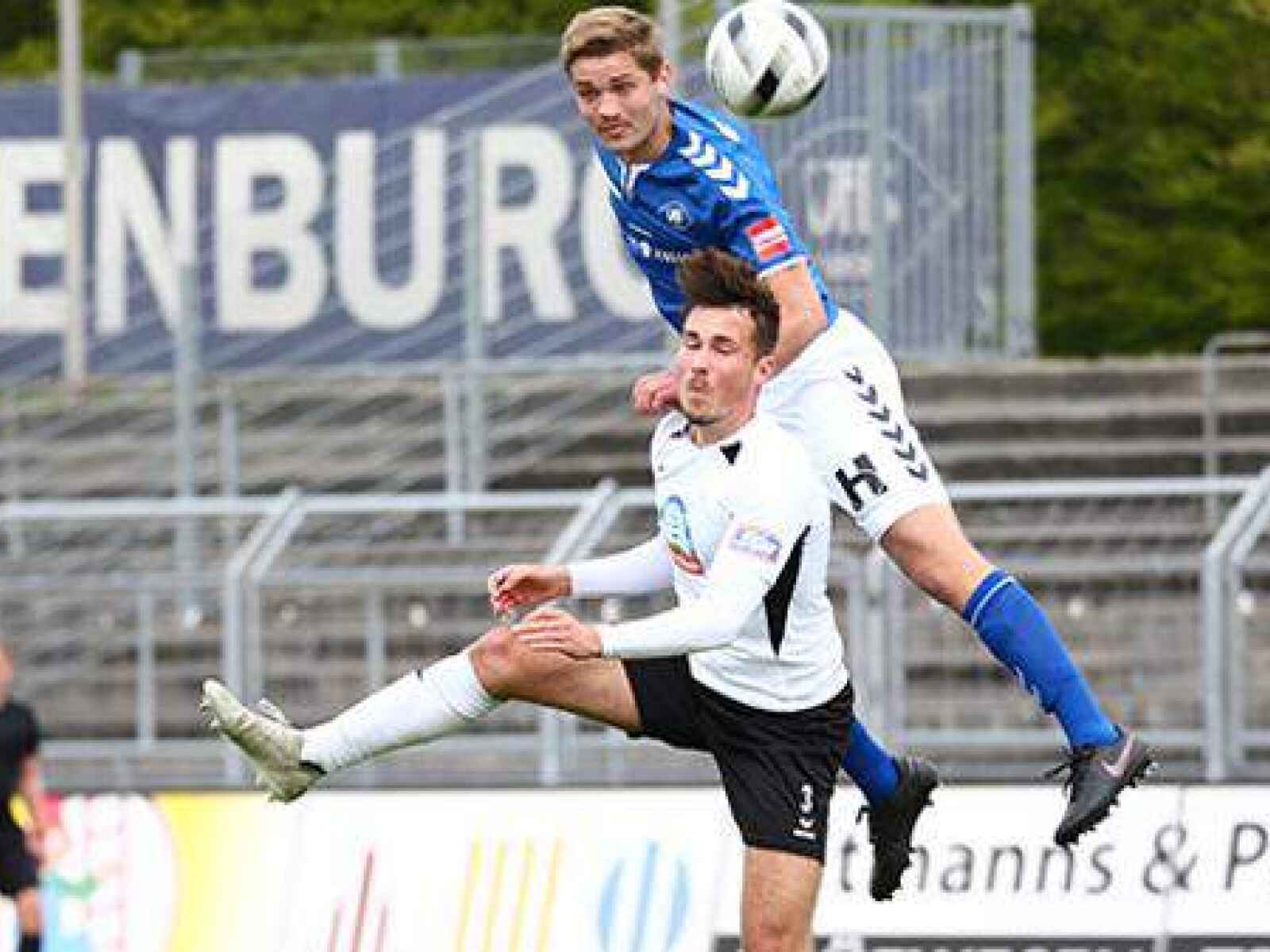 VfB Oldenburg gegen SSV Jeddeloh Oldenburger gewinnen Landespokal-Viertelfinale mit 43