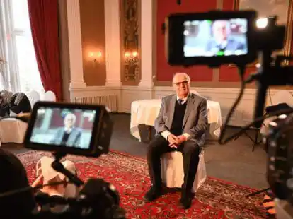 ZDF und Arte zeichnen Gespr&auml;ch mit Horst Klemmer zum Thema Siegfried & Roy auf im F&uuml;rstensaal