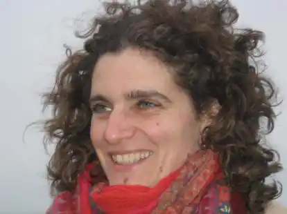 Christine Pape lebt und arbeitet in Butjadingen. Ihr Atelier hat sie am Stollhammer Deich.