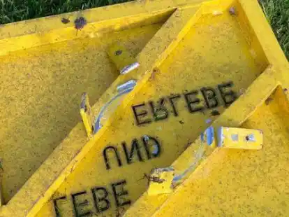 Die bunten Hocker auf dem Rudolf-Matthis-Platz wurden besch&auml;digt.