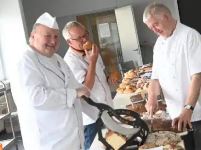 Brot- und Br&ouml;tchenpr&uuml;fung der Innungsb&auml;cker bei der B&Auml;KO mit Gerd Behlen, Michael Isensee und Bernd Teilmann