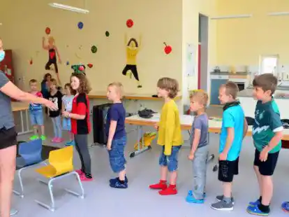 Anja Bogus vom ADAC bei den Gansper Grundsch&uuml;lern