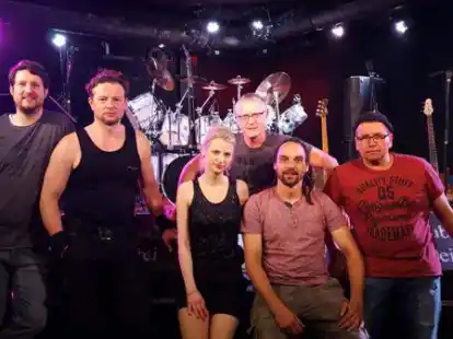 Soll am Freitag, 13. August, bei den Kulturtagen auf dem Zwischenahner Marktplatz auftreten: Die Band &bdquo;chikkenz&ldquo;.